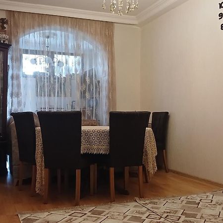 Bright And Cozy Apartment Батуми Экстерьер фото