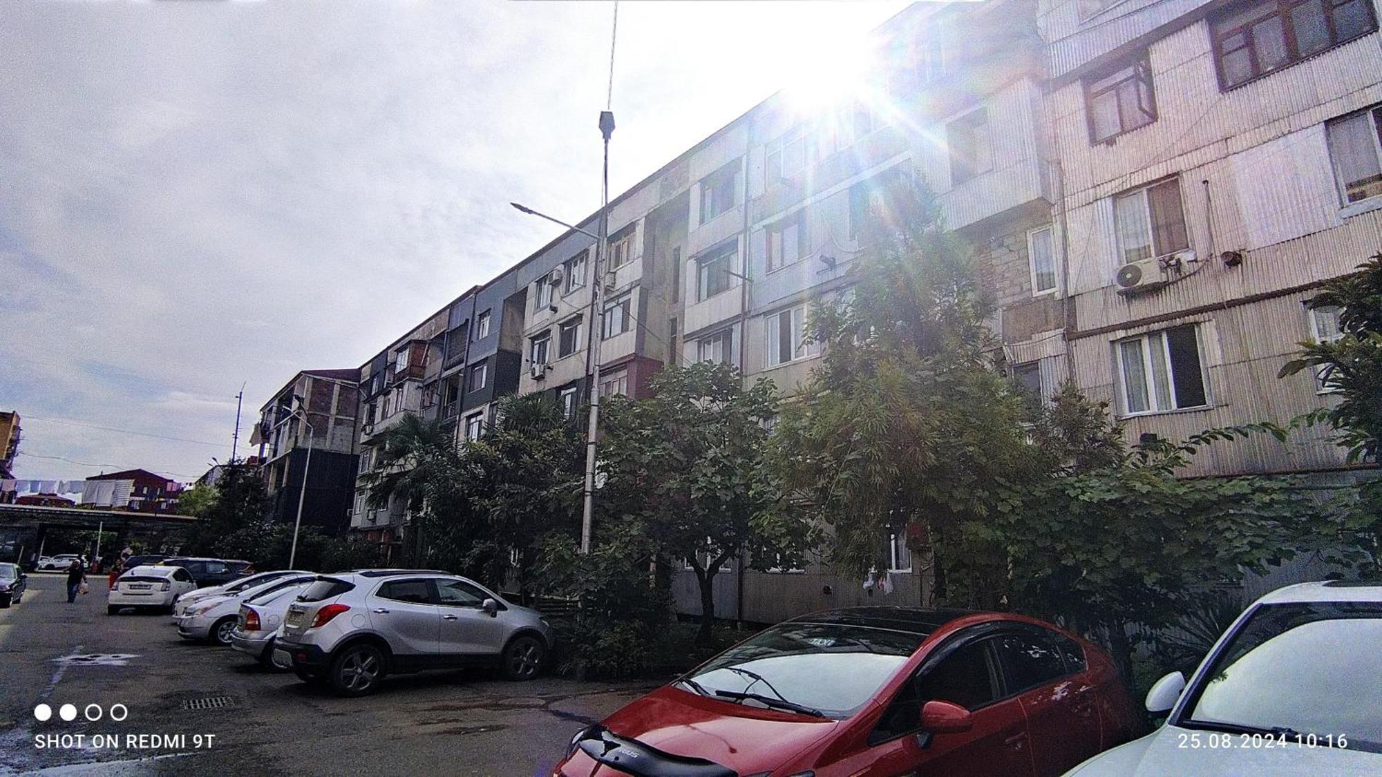 Bright And Cozy Apartment Батуми Экстерьер фото